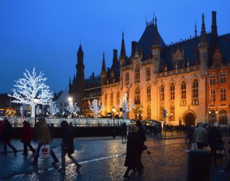 Booking for Bruges flights includes access to nearby airports